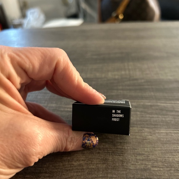 MAC Eye Shadow In The Shadows Frost - Picture 2 of 2